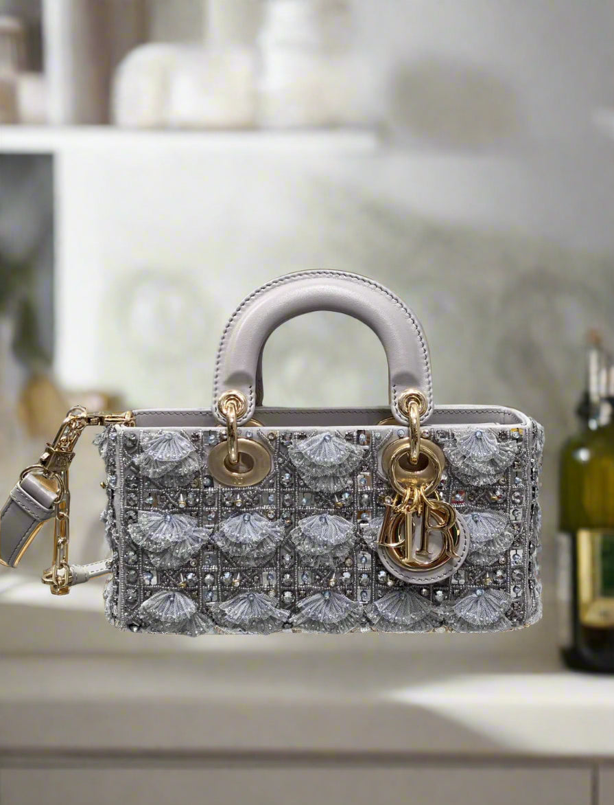 women’s high fashion leather handbag – classic dior look with modern design,d