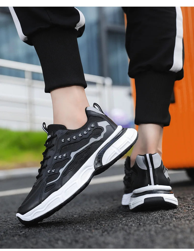 Sneakers  Breathable Outdoor Sports Shoes Light Sneakers Male New Fashion Comfortable